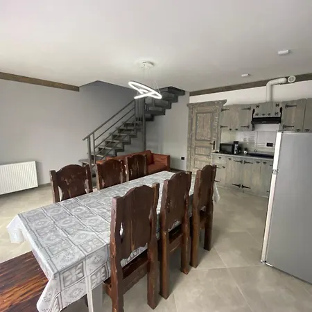 Vip рокита Apartment