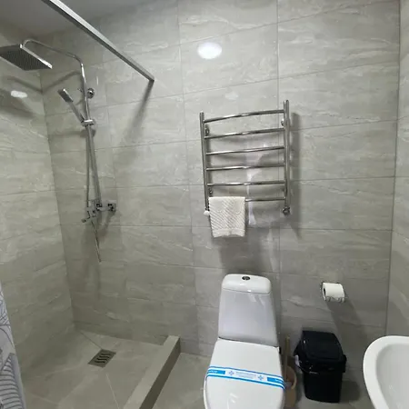 Vip рокита Apartment *