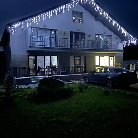 Vip рокита Apartment *