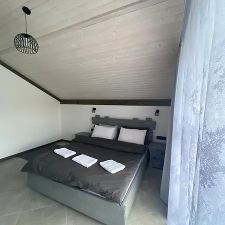 Vip рокита Apartment