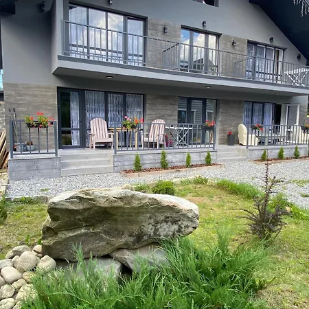 Vip рокита Apartment *